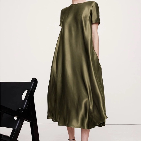 Banana Republic Dresses & Skirts - Banana Republic Aurelia Italian Satin Trapeze Dress in olive green size XL